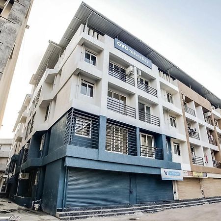 Hotel Bhumi World Bhiwandi Esterno foto