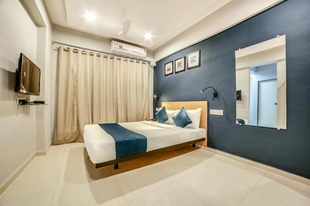 Hotel Bhumi World Bhiwandi Esterno foto